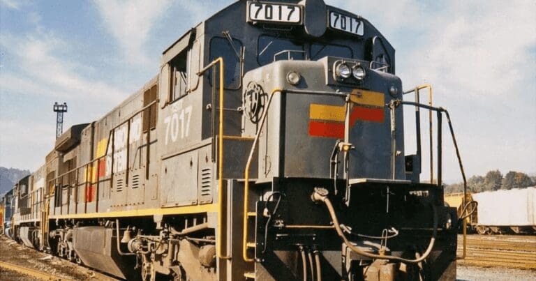 RITES Delivers 10 Diesel-Electric Locomotives to CFM Mozambique for Improved Rail Services