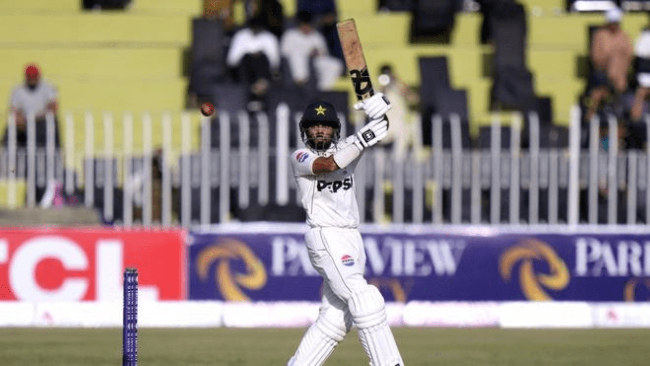 Abdullah Shafique and Pak skipper Shan Masood got out very early